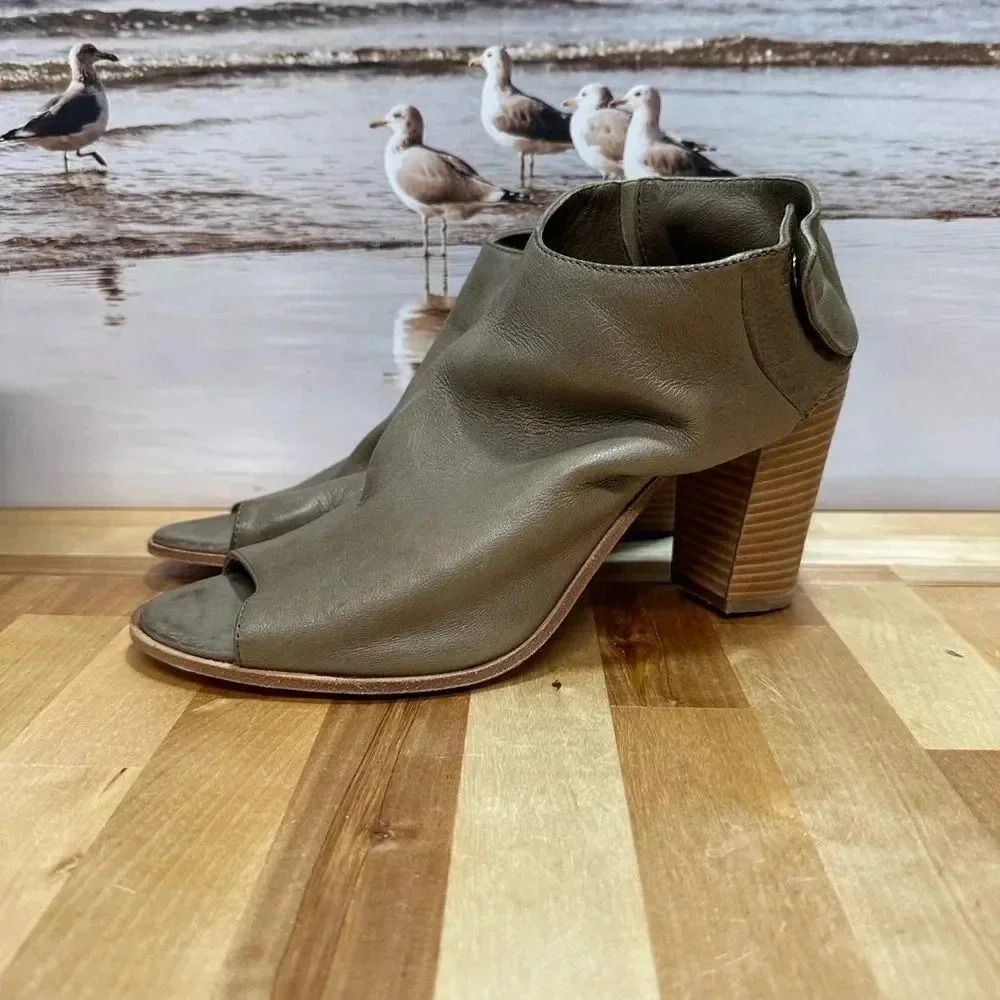 STEVEN MADDEN SLATER TAUPE HEELS SIZE 10